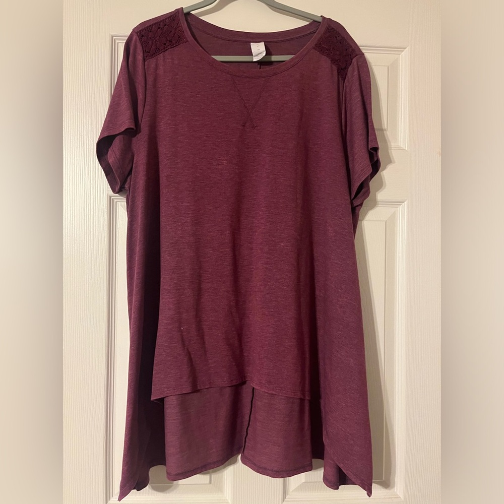 Living Athletic wear Shirt. Size 18/20